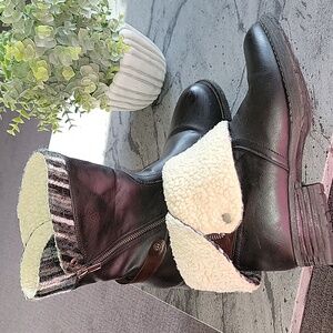 Kadi Maya Faux Leather Sherpa Lined Multi Boots Black w/Green Yarn Accents sz 10